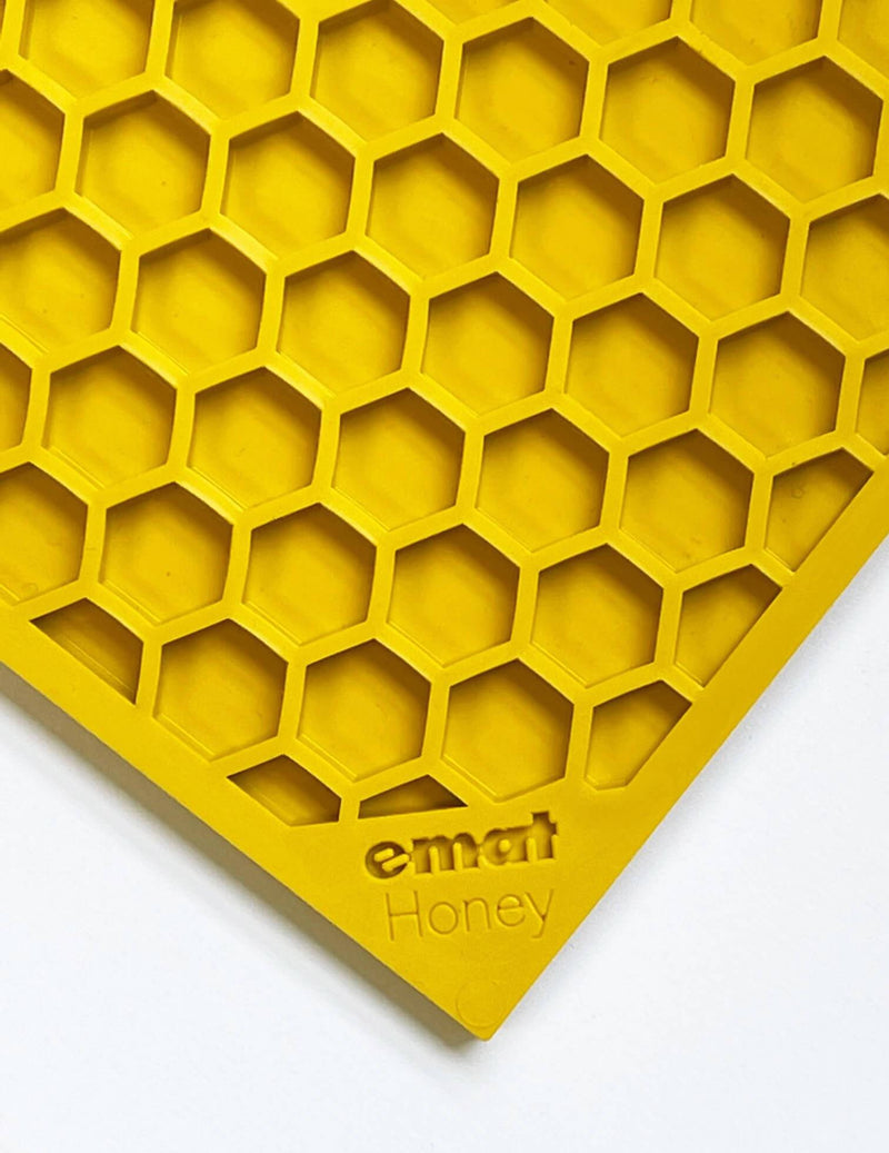 SodaPup EMat Licking Mat Honeycomb